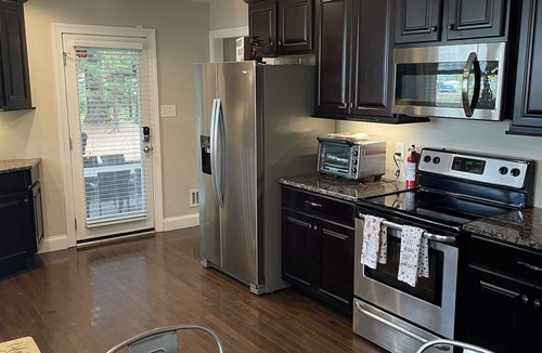 North Hills House | Shop, Dine, Explore, and Relax in North Hills!
