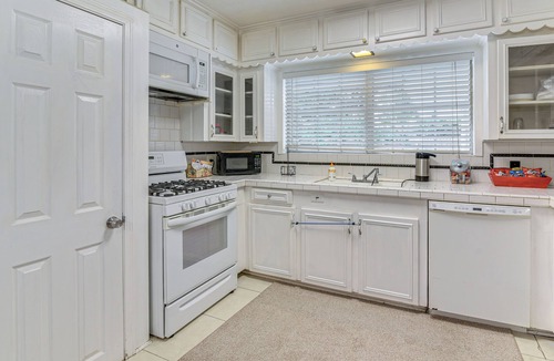 Willow Meadows/Willowbend Area House | Shop, Dine & Explore: Home 3 Mi to NRG Stadium