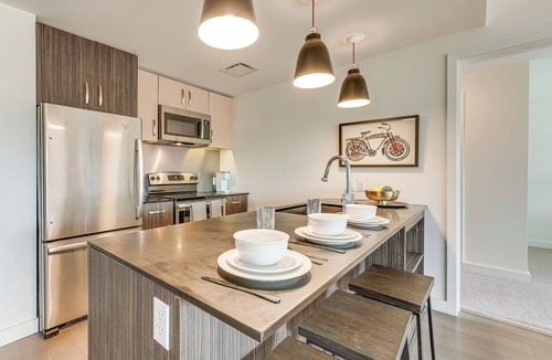 Springfield Condo | Shop, Dine & Explore: Gem 7 Mi to Dtwn Springfield
