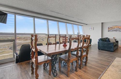 Fort Worth House | Shop & Dine: Fort Worth Condo w/Racetrack Views!