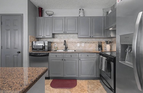 Fort Worth Condo | Shop & Dine: Fort Worth Condo w/Racetrack Views!