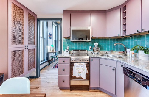 Golden Apartment | Shop, Dine, Unwind! Couples Retreat in Dtwn Golden