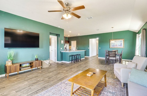 McNeil House | Shop, Dine & Unwind: Pet-Friendly Home in Austin!