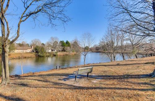 Greenbrier East House | Shop, Golf & Explore: Family Home in Chesapeake!