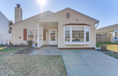 Greenbrier East House | Shop, Golf & Explore: Family Home in Chesapeake!