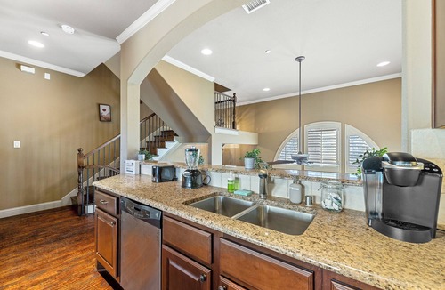 Legacy Park House | Shops at Legacy Plano Townhome Near Legacy West