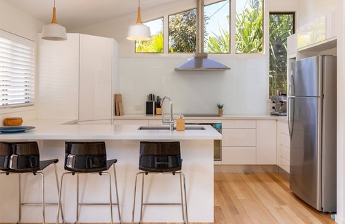 Boomerang Beach House | Shore Beats Work @ Boomerang Beach