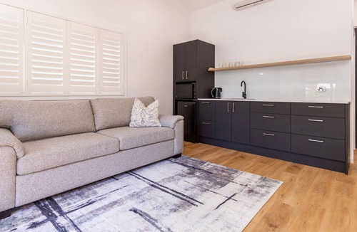 Boomerang Beach House | Shore Beats Work @ Boomerang Beach