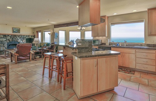 Bandon House | Shore Pines - Oceanfront Next to Sheep Ranch Golf Course