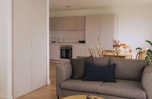 Leith Apartment | Shore Serenity in Edinburgh