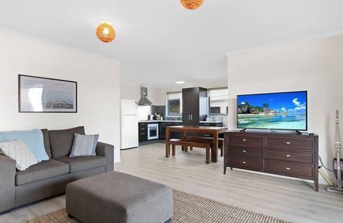 Lake Tyers Beach House | Shore Thing | Spacious Retreat for 15 Guests