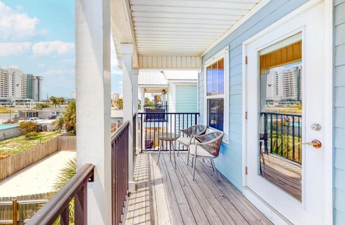 Crescent Beach House | Shore Thing