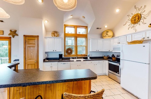 Corolla Light House | Shore to Please 6
