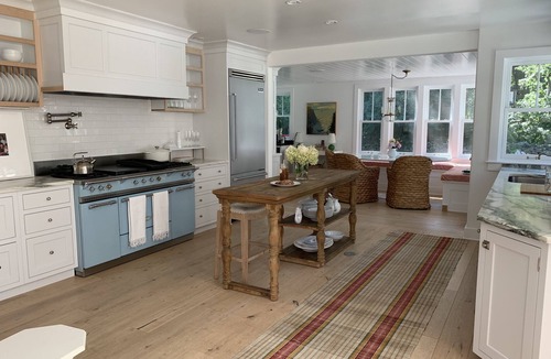 Jamestown House | Shoreby Hill - Recently Renovated Spacious Cape