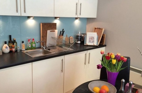 St Luke's Apartment | Shoreditch pad:light and airy