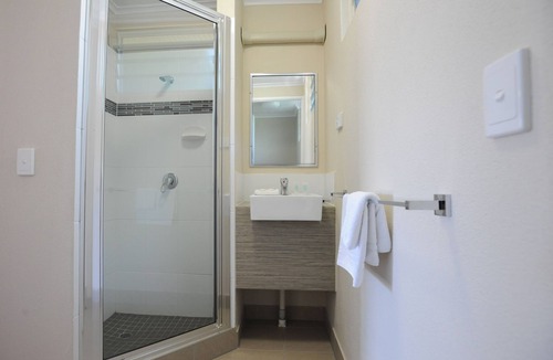 North Ward Hotel | Shoredrive Motel