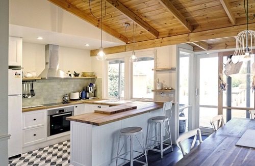 Shoreham House | Shoreham Cottage by the sea