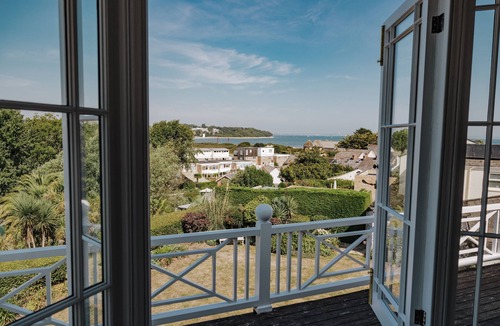 Bembridge House | Shorelands, Bembridge, sleeps 16