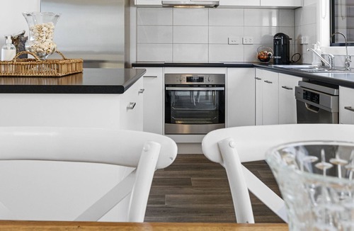 Wirrina Cove House | Shoreline Escape - 21/1 Paradise Drive