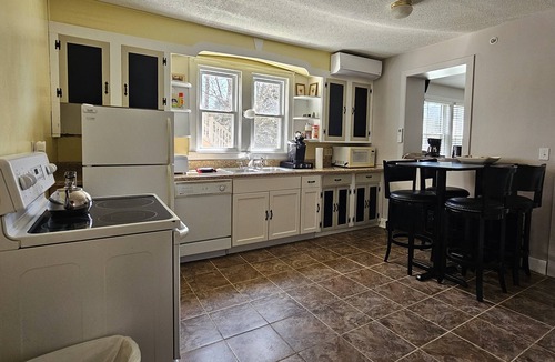 Confluence House | Shoreline Estates - Bungalow Room 2