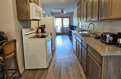 Confluence House | Shoreline Estates - Upper Apt Room D