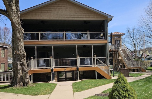 Confluence House | Shoreline Estates - Upper Apt Room D