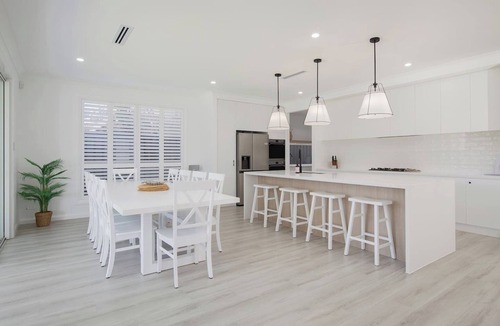 Caves Beach House | Shoreline Luxe Refined Beachside Elegance with Spa