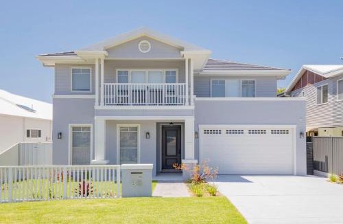 Caves Beach House | Shoreline Luxe - Refined Beachside Elegance with Spa