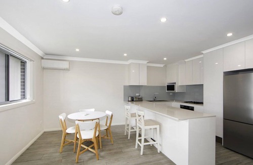 Booker Bay Apartment | SHORELINE RETREAT BOOKER BAY