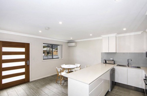 Booker Bay Apartment | SHORELINE RETREAT BOOKER BAY