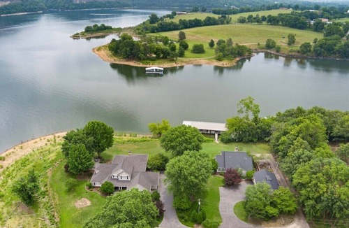 Springdale House | Shoreline Serenity - Direct Lake Access