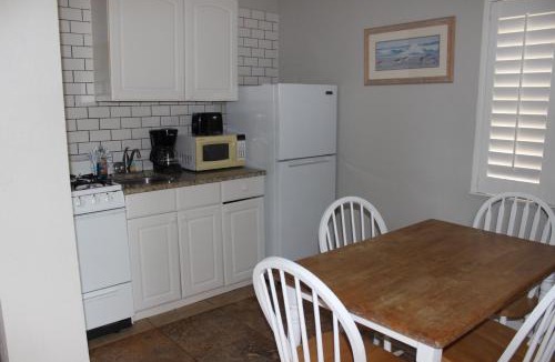 Reeds Hotel | Shoreline Suites & Cabana Cottages – Beachfront