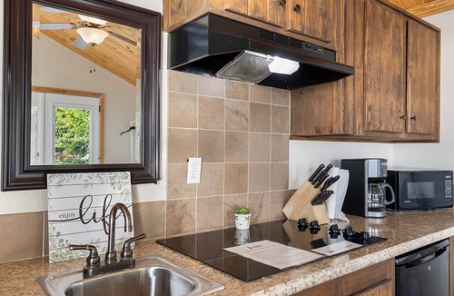 Sperry Cottage | Shoreside at CrossTimbers Marina