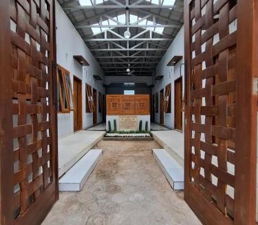 Tahunan Cabin | Shoreside - Bukit Asri