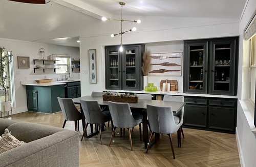 Granbury House | Shorhaus, Gorgeous Main Body Lake Retreat