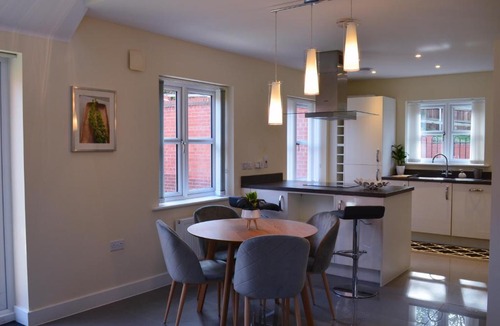 Northampton Apartment | Short Breaks - Harcourt Way