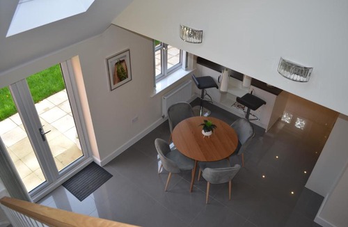 Northampton Apartment | Short Breaks - Harcourt Way