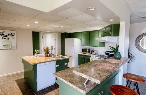 Ruthven House | Short Drive to Point Pelee! Forget Your Worries in This Spacious & Serene Space