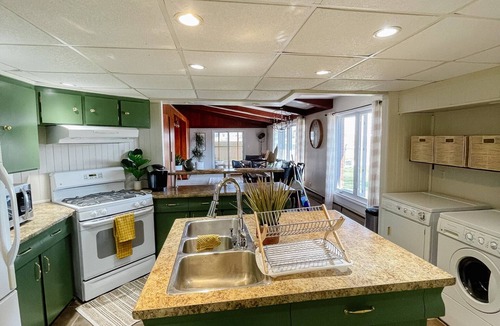 Ruthven House | Short Drive to Point Pelee! Forget Your Worries in This Spacious & Serene Space