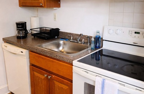 Cheltenham Apartment | Short & Long-Term Rentals — Monthly Discount