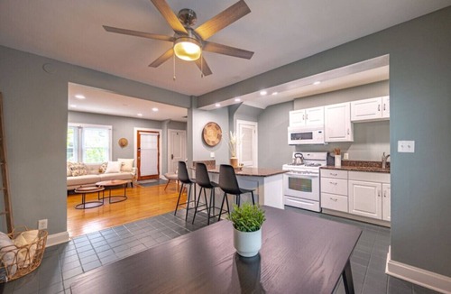Italian Village Villa | Short North Gem | WiFi, Kitchen & Patio