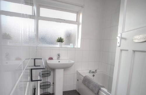 Stoke Bishop House | Short Stay Bristol - Druids Hill House