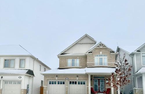 Centre Wellington House | Short Term Cozy Stay in Beautiful Fergus
