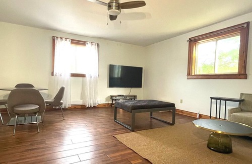 Norland Apartment | Short Term Rental-Catch n' Relax - Apt 2 in Kawartha Lakes