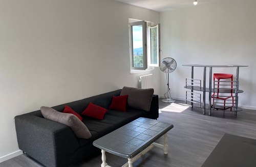 Bron Apartment | Short-term rental