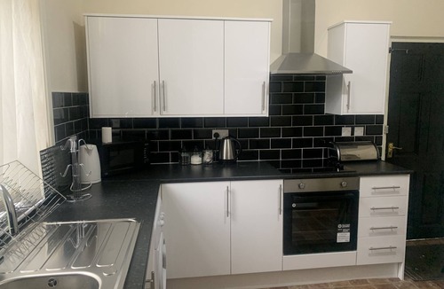 Chorlton-cum-Hardy House | Short Term Shared R&R In Chorlton