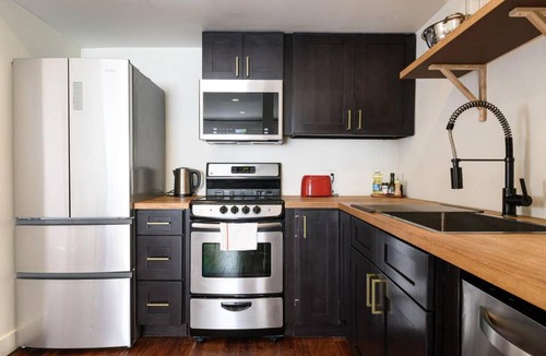 South Pointe Apartment | Short Walk to Beach - LARGE 3bd2ba - Sleeps 8