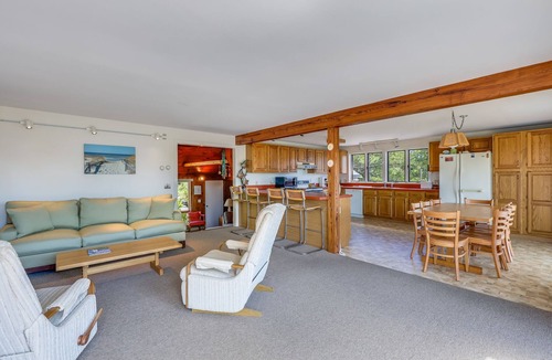 North Eastham House | Short Walk to Private Association Beach - Cape Cod Bay