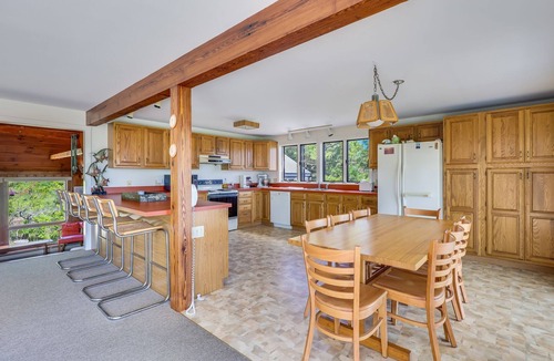 North Eastham House | Short Walk to Private Association Beach - Cape Cod Bay