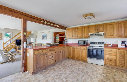 North Eastham House | Short Walk to Private Association Beach - Cape Cod Bay